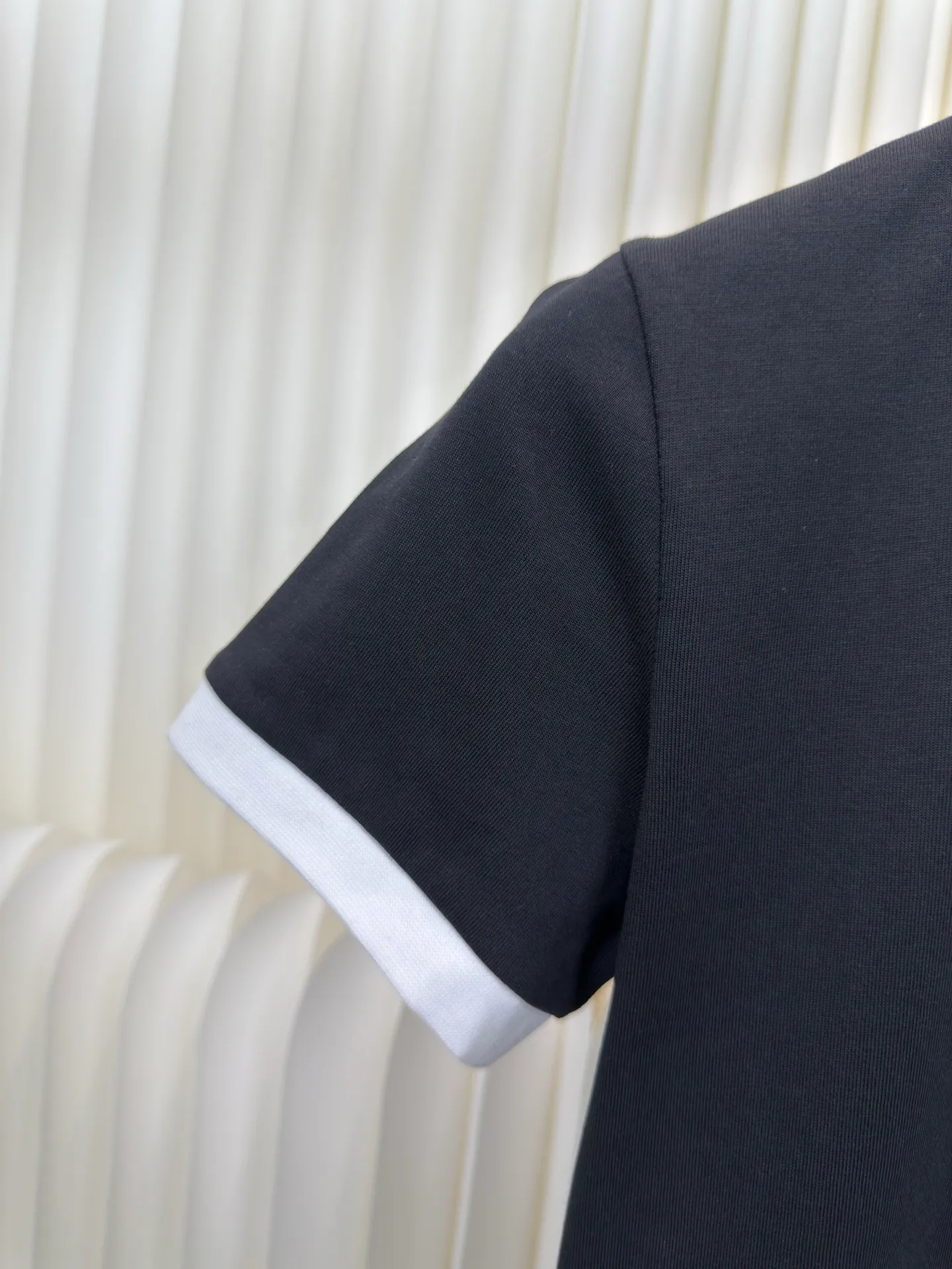 P230 Chrome Hearts Sanskrit Color Blocking Short Sleeves (Women's Wear) Authentic Open Edition - Physical Counter - Top Luxury Quality 🆚 Instant sale of all editions on the market. Custom dyed threads and large body fabrics according to YB. The printing is hand-printed. Contrast color design The upper body effect is excellent. Size S M L